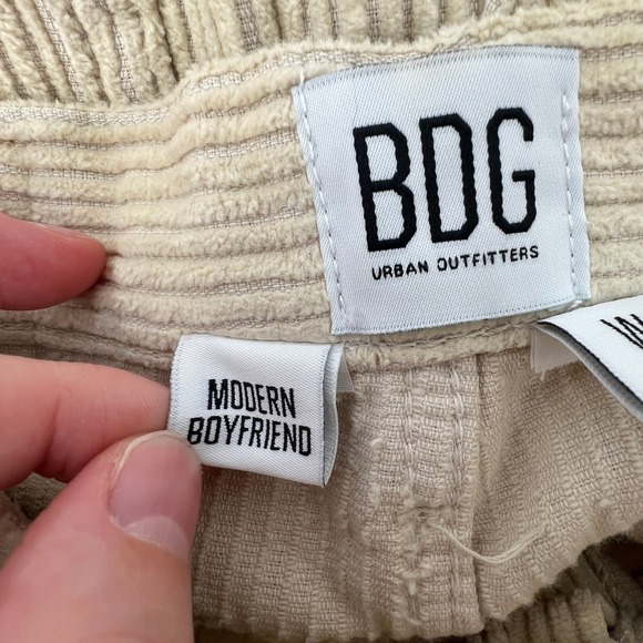 Urban Outfitters BDG Women W25 Modern Boyfriend Corduroy Pant Cream Relaxed Fit - Picture 5 of 8
